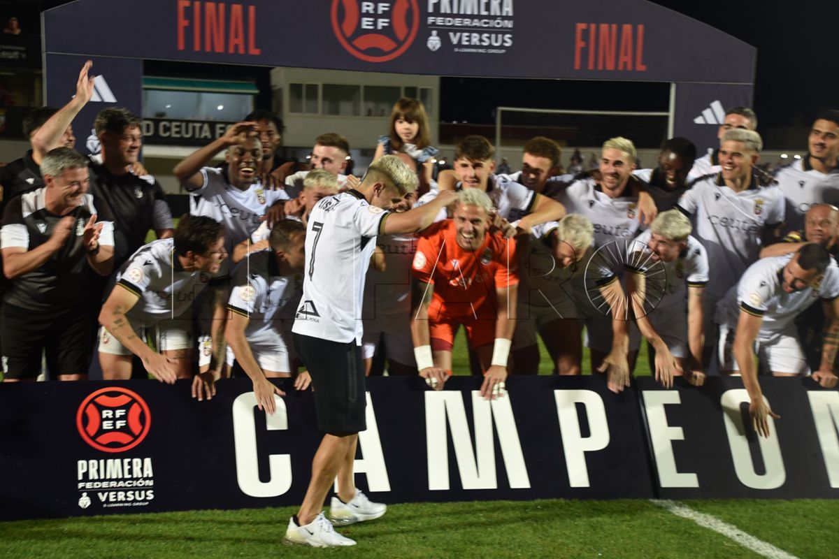 ceuta-levanta-trofeo-campeon-primera-rfef-004
