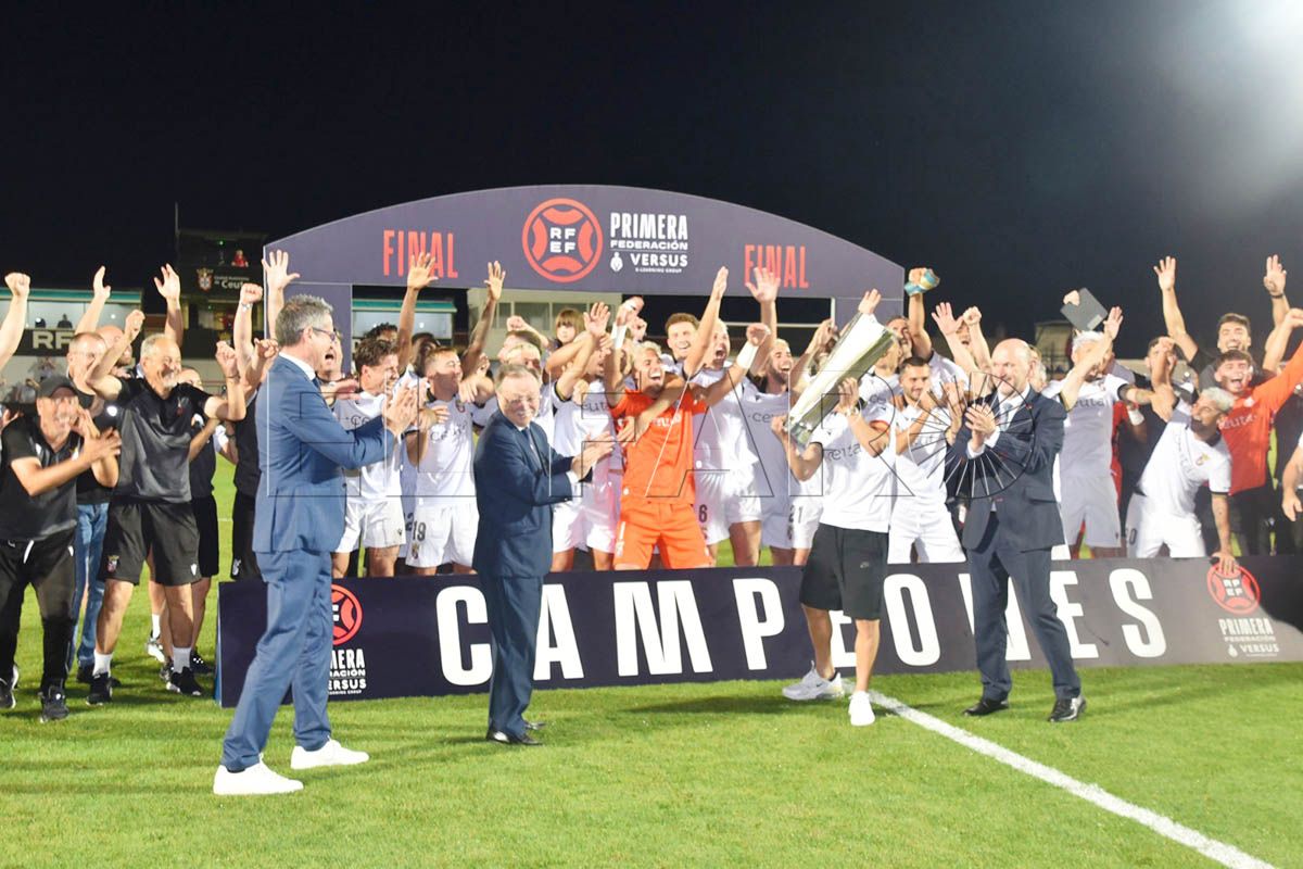 ceuta-levanta-trofeo-campeon-primera-rfef-009-portada
