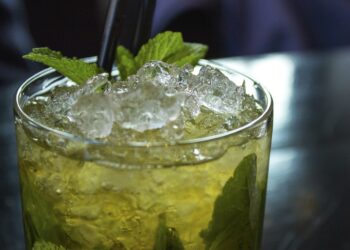confunden-lejia-mojito-persona-termina-intoxicada