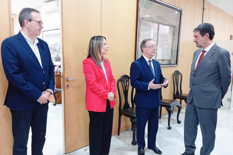 critica-pp-visita-abelardo-de-la-rosa