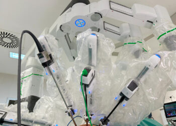 dos-primeras-intervenciones-quirurgicas-huce-robot-da-vinci-2