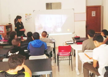 imam-warsh-policia-nacional-talleres-internet-002