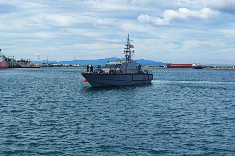 isla-leon-abre-puertas-dia-fuerzas-armadas-001