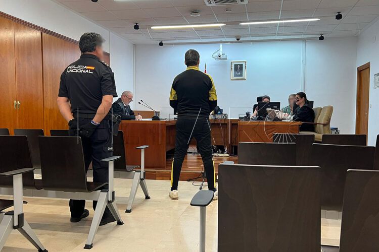 preso-antecedentes-acusado-robar-caja-fuerte-euros