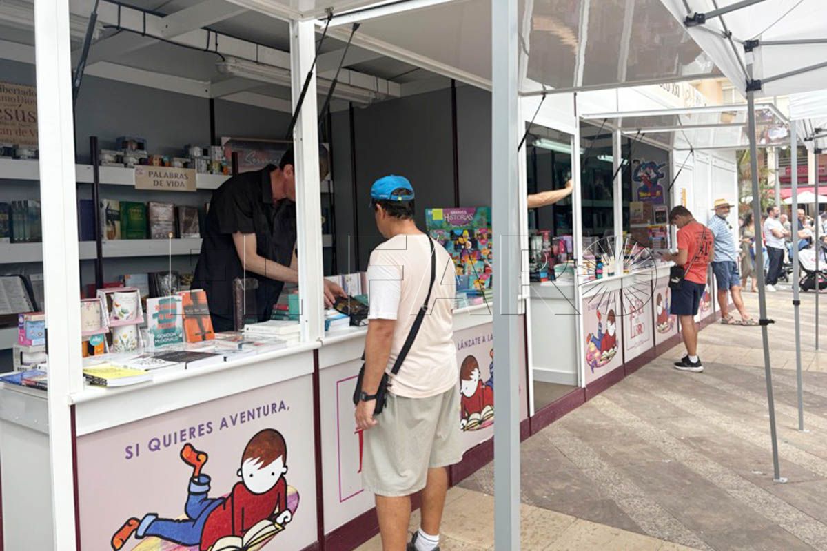 recorrido-puestos-feria-libro-ceuta-2025