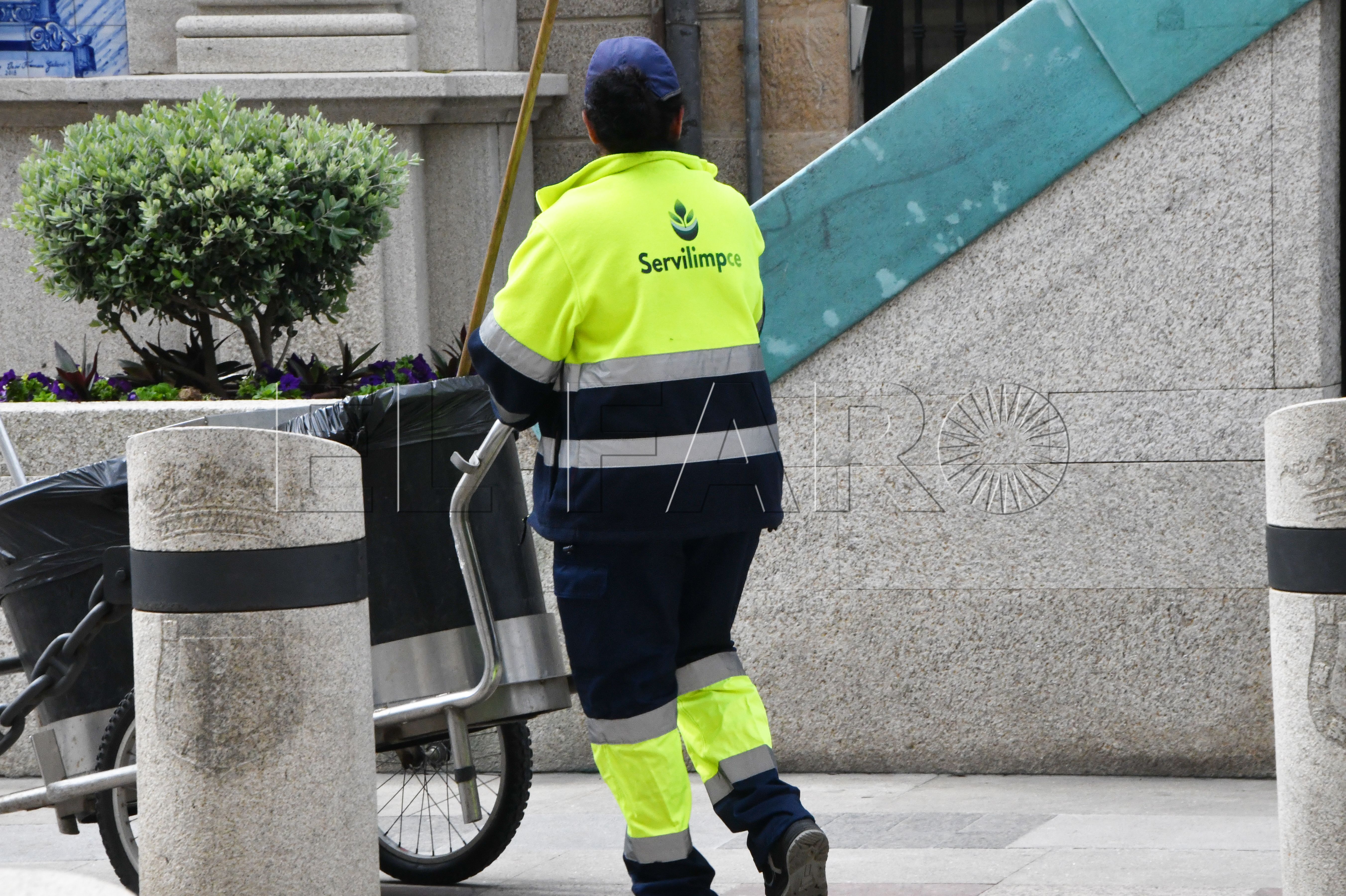 trabajador recurso-servilimpce-espaldas-3