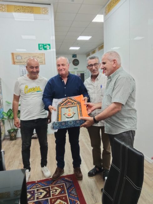 sencillo-homenaje-comandante-angel-maria-hernandez