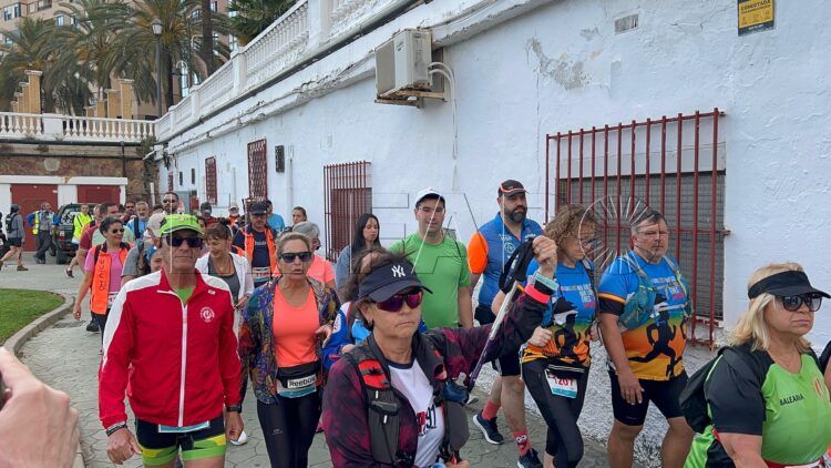 senderistas-vuelta-ceuta-andando-2025-3