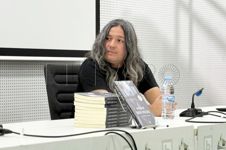 alejandro-seral-novela-morir-dos-veces-alzheimer-feria-libro-ceuta-2025-4