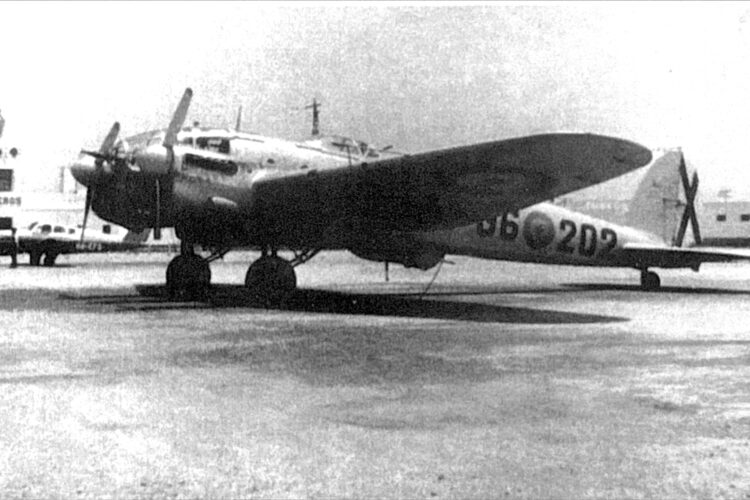 Un avión Heinkel en el Aeropuerto de Villa Cisneros (febrero de 1958).