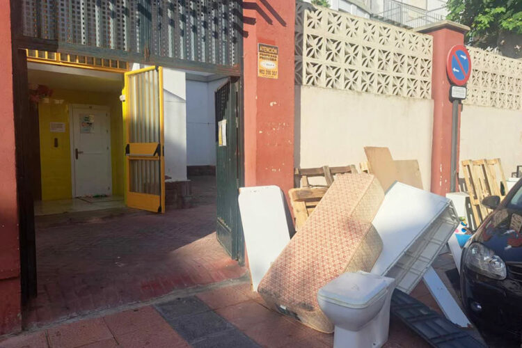 basura-colegio-jose-acosta-1