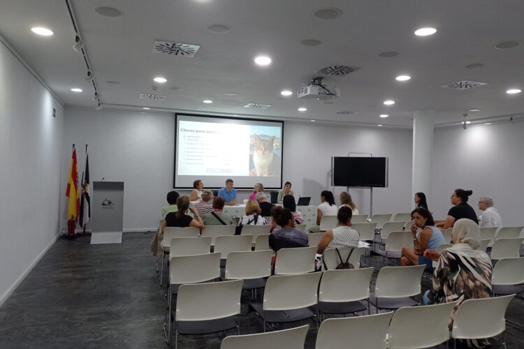 charla-sobre-metodo-cer-colonias-gatos