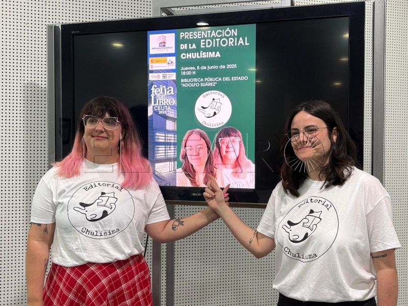 chulisima-editorial-alternativa-raices-caballas-feria-libro-ceuta-2025-004