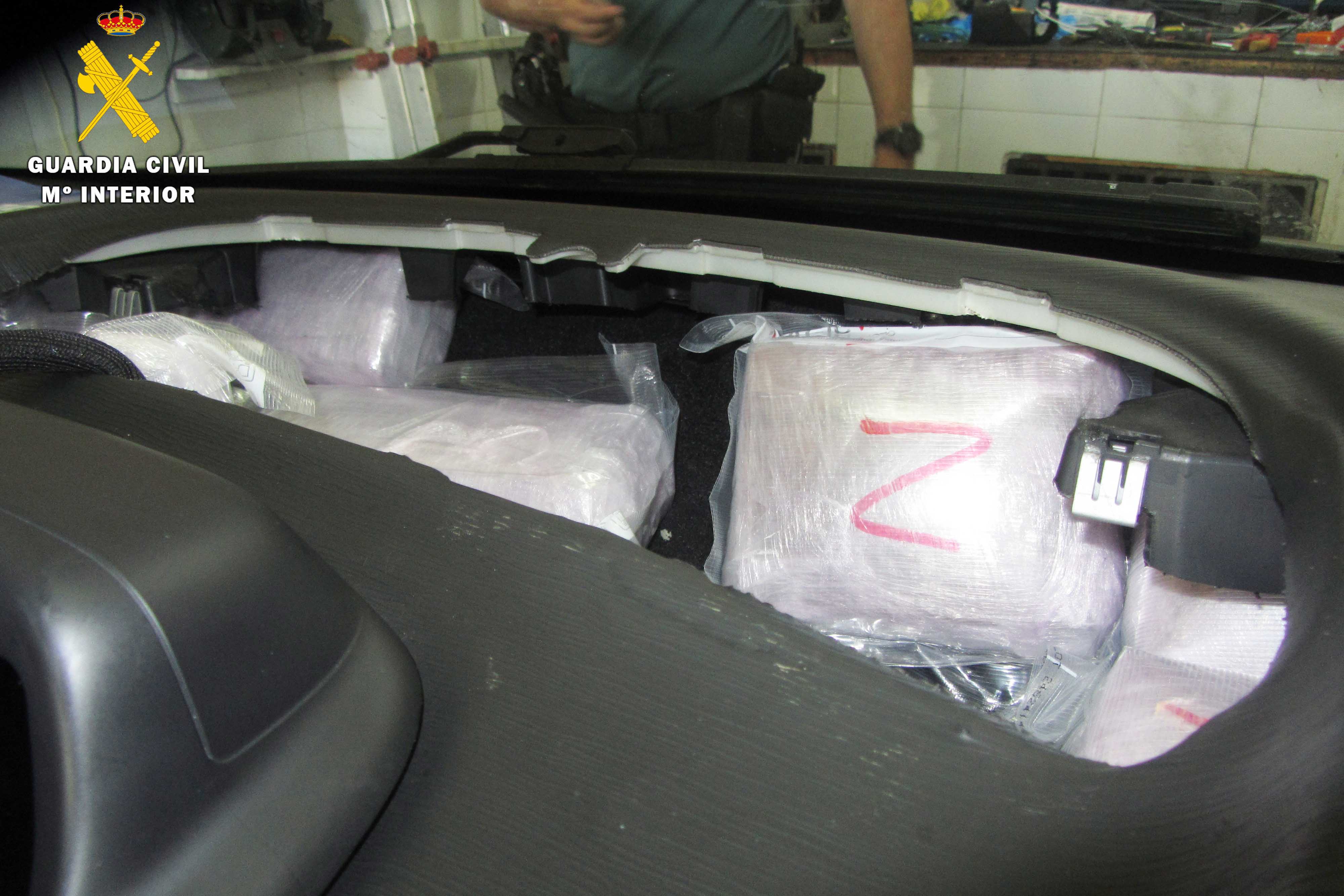 detenidos-abuela-nieto-kilos-hachis-coche-5