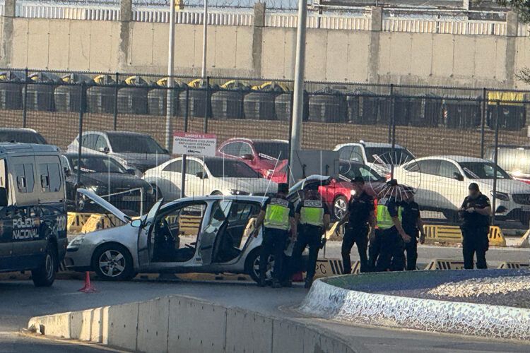 detenidos-control-llevaban-pastillas-bombonas-gas-risa