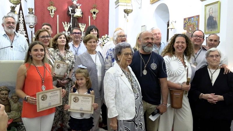 imposicion-medallas-nuevos-hermanos-san-antonio-001-portada