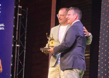 jose-juan-romero-recibe-premio-banquillo-oro-001