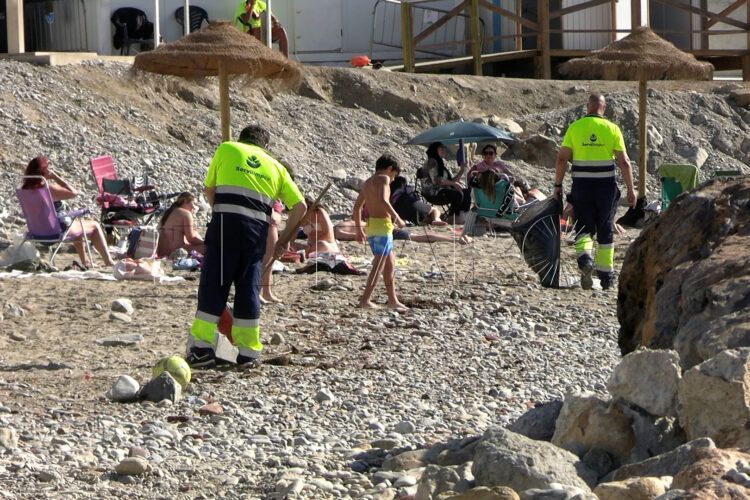 playas-renegadas-basura-estampa-veraniega-ceuta-3