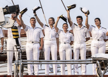 princesa-leonor-embarca-buque-guerra-ceuta-3