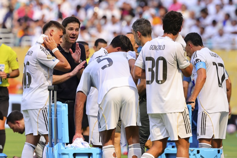 real-madrid-al-hilal-portero-bono-xabi-alonso-mundial-clubes-001