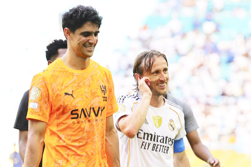 real-madrid-al-hilal-portero-bono-xabi-alonso-mundial-clubes-002