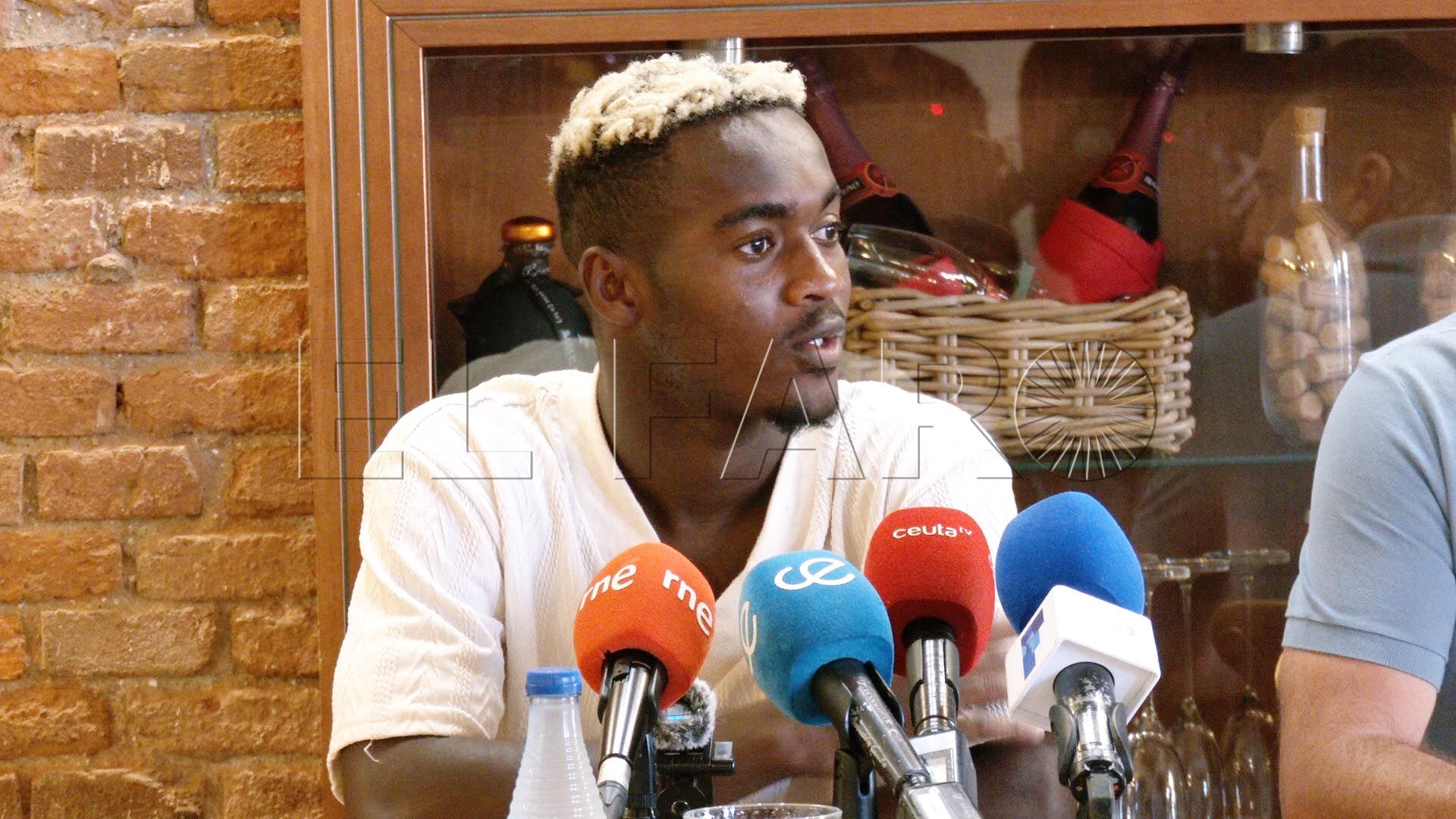 aboubacar-bassinga-nuevo-jugador-ad-ceuta-presentacion-oficial-1