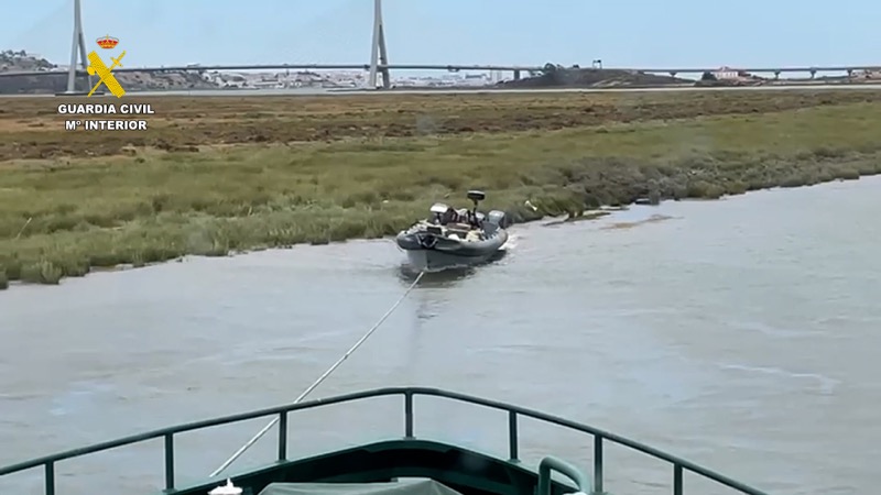 accion-benemerita-detenidos-toneladas-hachis-litros-combustible