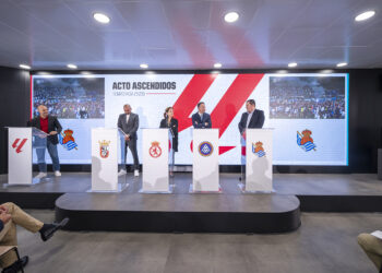ad-ceuta-recibe-bienvenida-liga-futbol-001