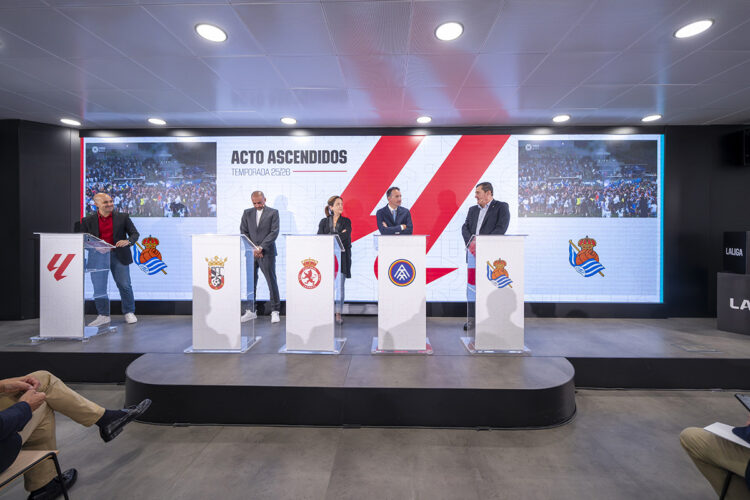 ad-ceuta-recibe-bienvenida-liga-futbol-001