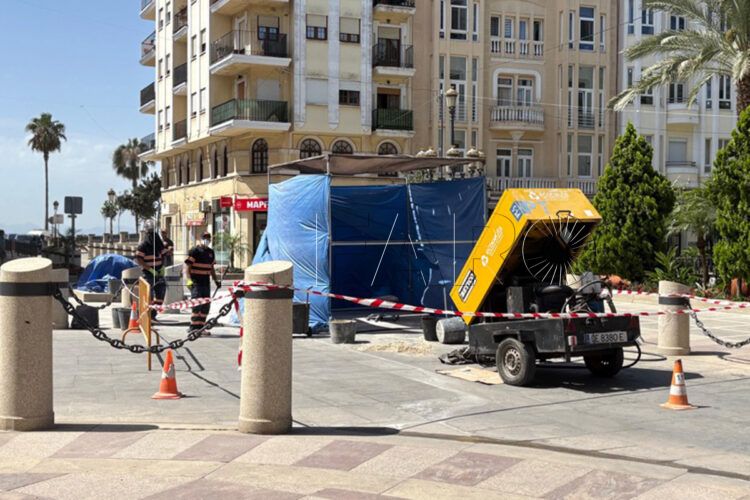 ciudad-amplia-trabajos-embellecimiento-suelo-plaza-africa-012