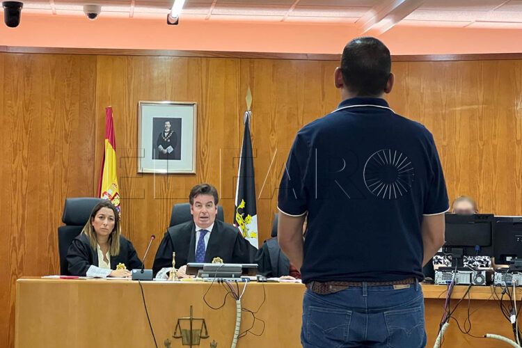 condenado-quemar-casa-madre-dentro