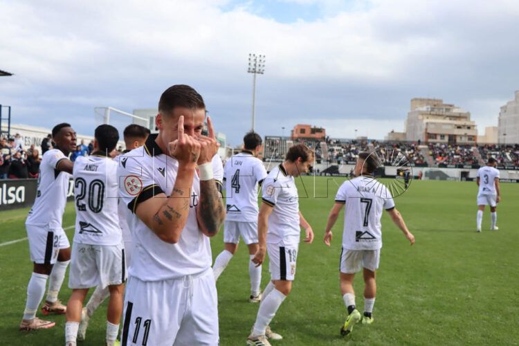dani-aquino-pichichi-ascenso-encuentra-equipo-ad-ceuta