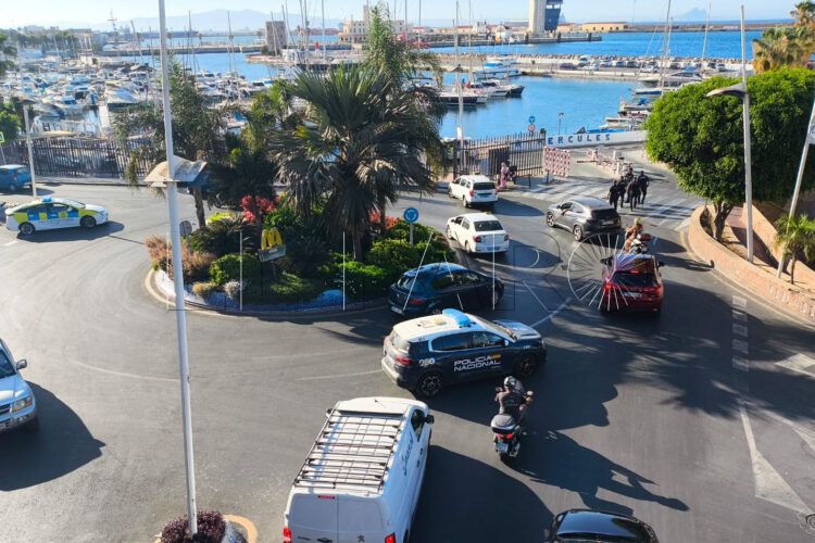 detenido-agredir-martillo-personas-poblado-marinero-2