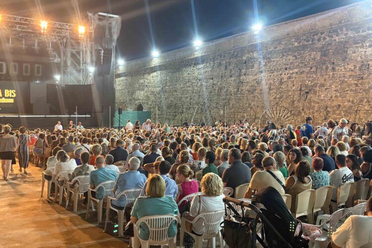 espectaculo-morancos-publico-murallas-reales-4