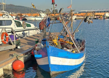 guardia-civil-detiene-pescadores-marroquies-pasar-inmigrante-3