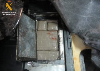 guardia-civil-detiene-pareja-coche-cargado-hachis