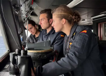 imagenes-princesa-leonor-blas-lezo-rumbo-ceuta