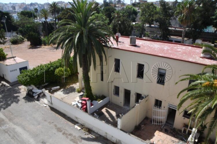 inquilino-atrincherado-chale-frena-transformacion-puerto-ceuta-004