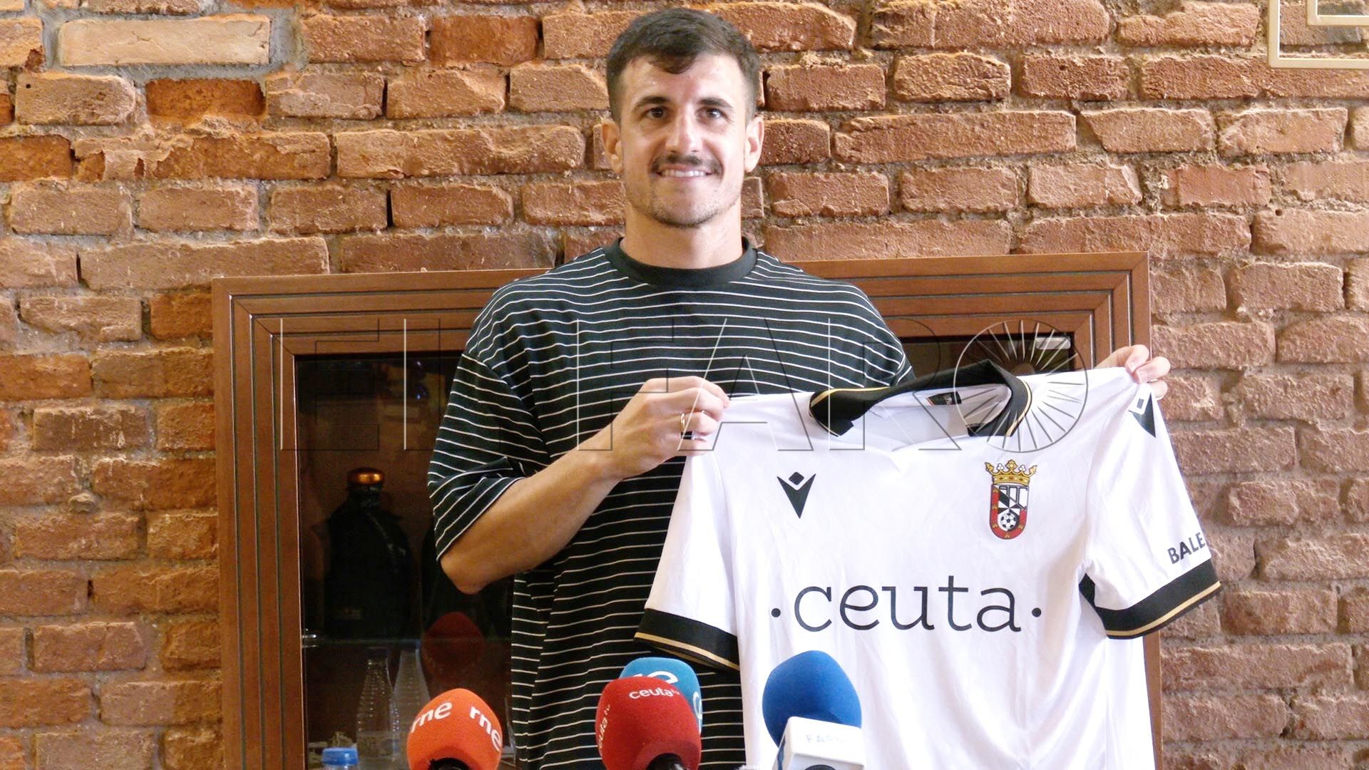 jose-joaquin-matos-nuevo-jugador-ad-ceuta-presentacion-oficial-1