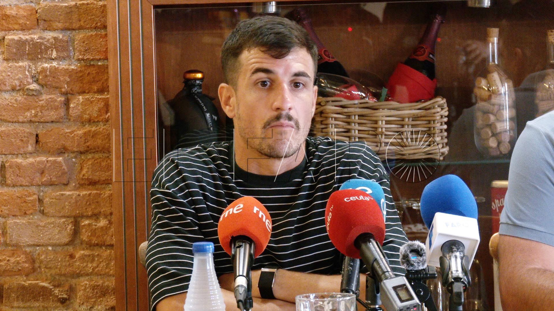 jose-joaquin-matos-nuevo-jugador-ad-ceuta-presentacion-oficial-3