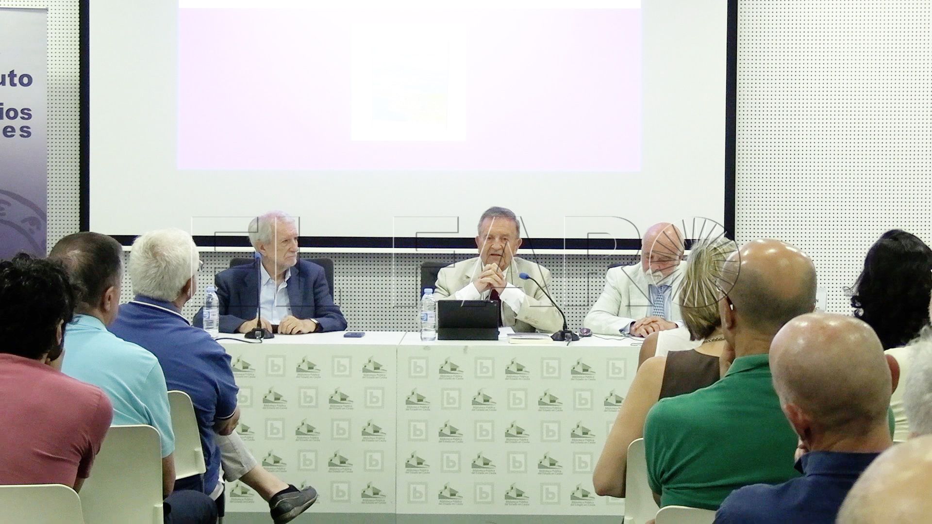 jose-maria-campos-presentacion-libro-ceuta-ciudad-peligro-7