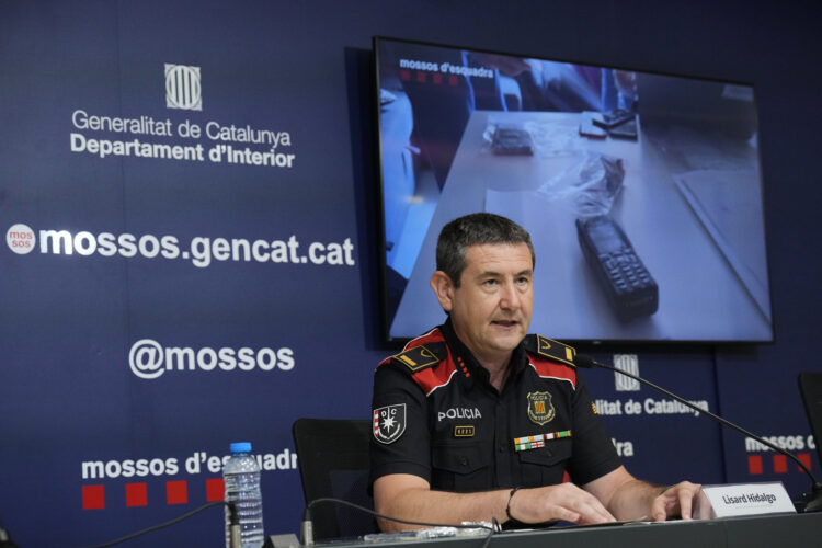 mossos-golpe-trafico-ilegal-moviles-barcelona-enviaban-marruecos-china-2.jpg