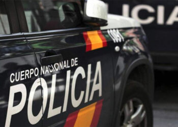 policias-nacionales-sufriendo-bajo-sol-cumbre-onu