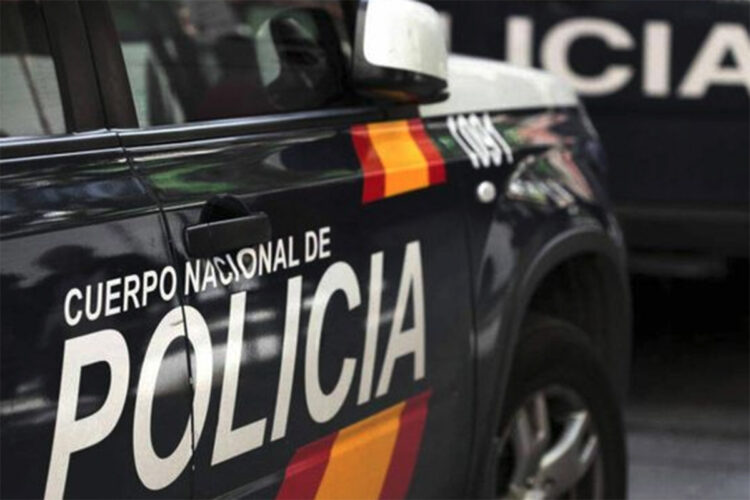 policias-nacionales-sufriendo-bajo-sol-cumbre-onu