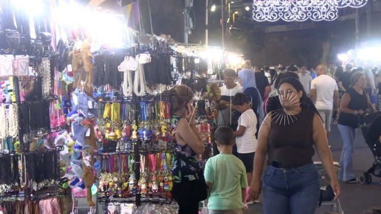 que-puede-comprar-puestos-hippies-feria-ceuta-2025-014