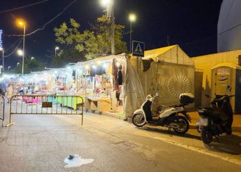 queja-feria-ceuta-2025-bano-hombres-mujeres-puestos-hippies-001