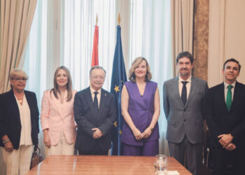 reunión-Juan-Vivas-Pilar-Alegría-julio-2025-educación-001