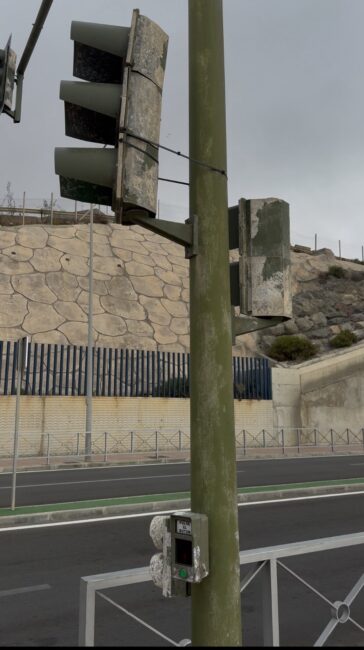 vallas-oxidadas-aparcamientos-inutilizables-asi-esta-paseo-almadraba-002