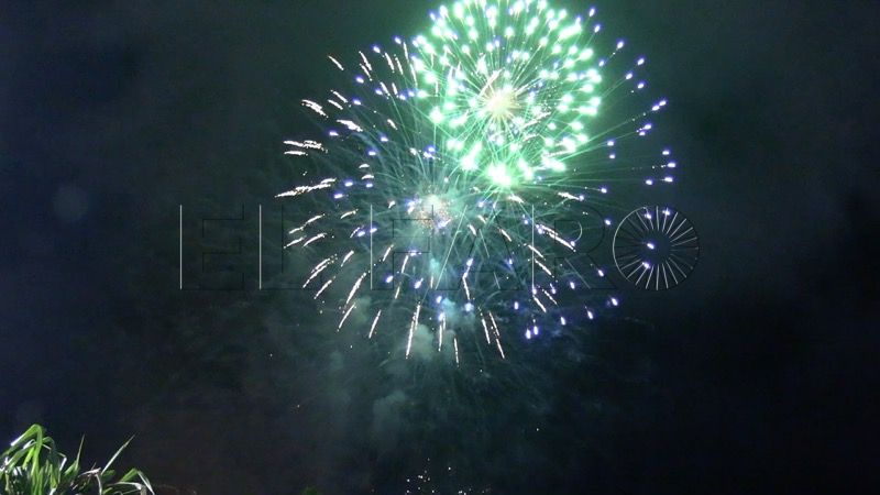 fuegos-artificiales-iluminan-adios-feria-ceuta-2025