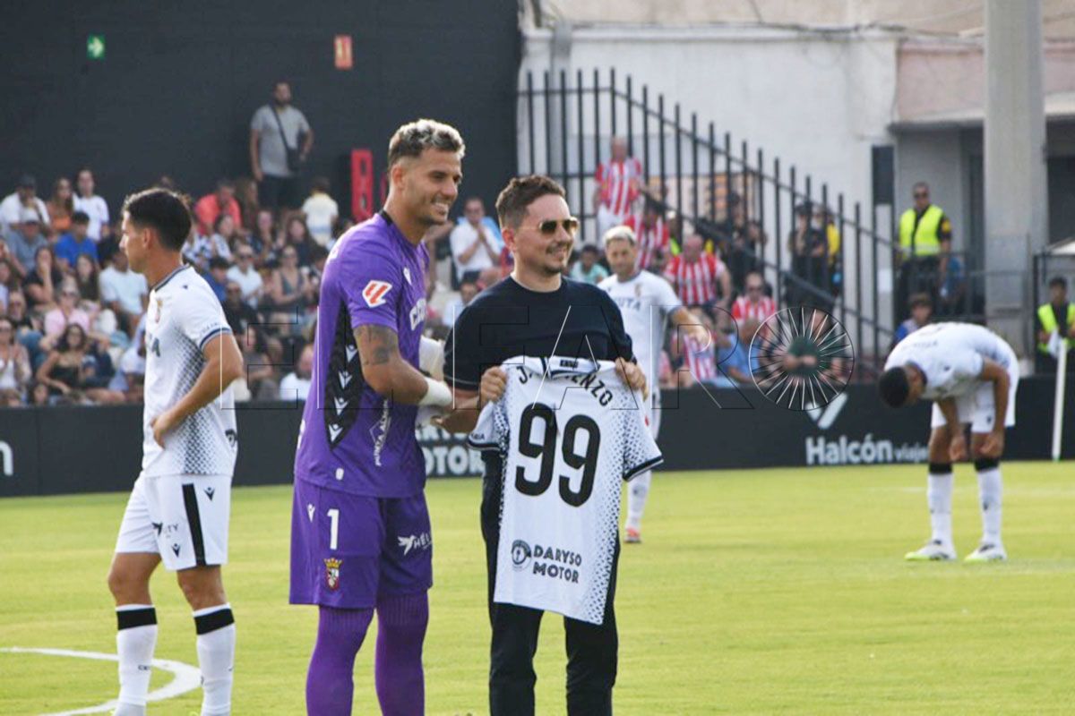 Imágenes-ad-ceuta-sporting-jorge-lorenzo-saque-honor-talla-mundial